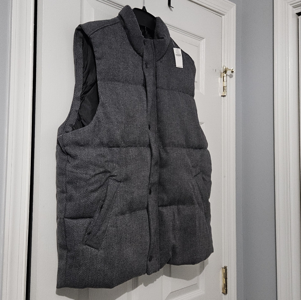 NWT: Men's Old Navy Frost Free Vest - Large - Picture 7 of 12